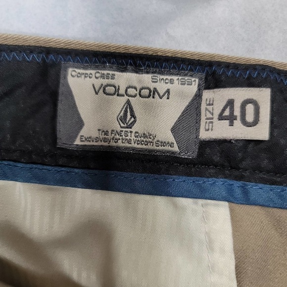 Volcom Men's Casual Shorts Size 40 - Picture 3 of 5